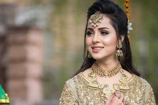 Pakistani actor Nimra Khan lost 8 kg in just 7 days with the help of an extreme diet. But is it really healthy? Experts weigh in