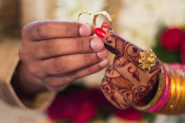 10 Marriage Mistakes to Avoid According to a Relationship Therapist: “If you really want to be happy together, never…”