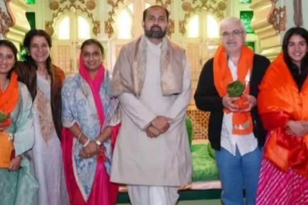Radhika Merchant Opts for Traditional Rajasthani Anarkali Leheri to Visit Nathdwara Temple