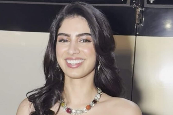 Khushi Kapoor Wears Royal Purple Corset and Skirt at Big Boss 18 Finale: Style Tips You Can Steal From Her Look