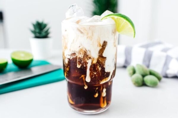 Move, Coca-Cola is floating! This “dirty soda” with coconut cream is the new drink in town; here is the recipe