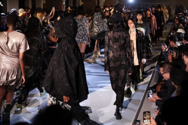 New York Fashion Week: Metallic and Red prevails