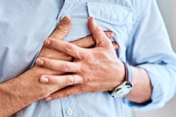 Symptoms of a heart attack: How is chest pain from a heart attack different from caused by gastric problems? | – India’s times