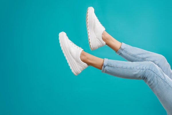 You wear it so? Complete the following tips to select the right shoes for better spine health
