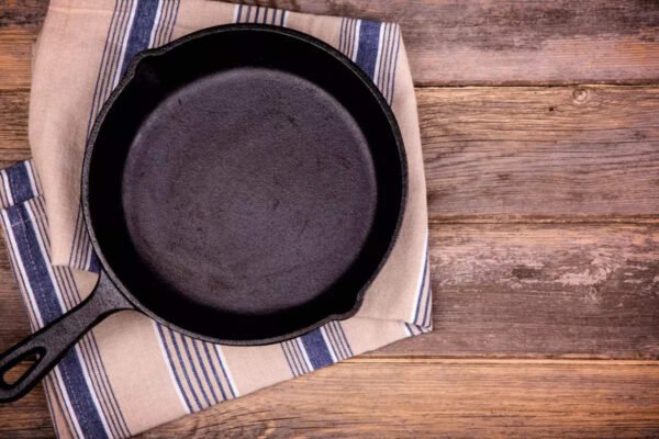 Cooking in cast iron utensils increases the content of iron in the body?