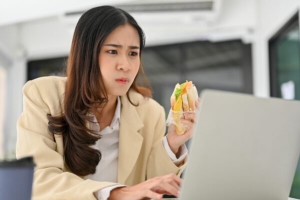 Work that affects your nutritional consumption? Follow the following diet strategies to be healthy on the go