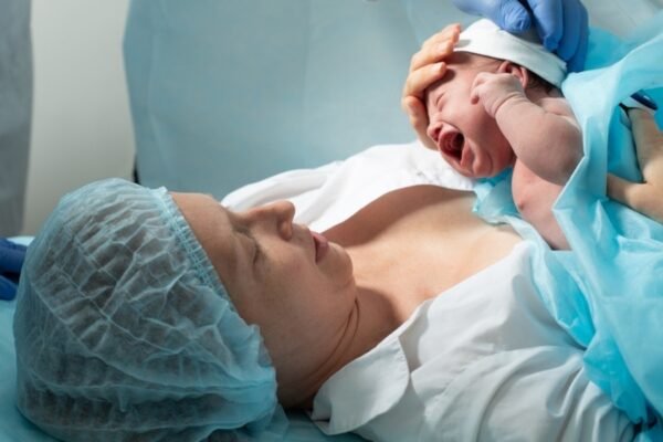 C-section against vaginal childbirth: medical testimony and myths; Doctor explains