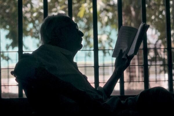 Writer World | Portrait Hindi -Writer Hindi Vinod Kumar