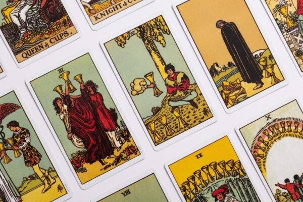 Weekly Tarot card testimony: Tarot forecast for April 27-May 2025.