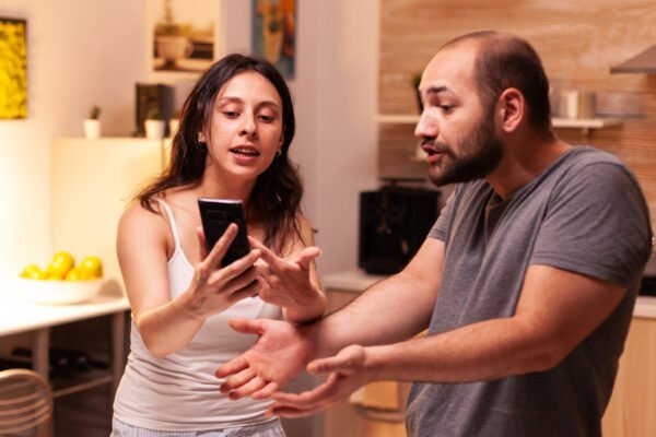 Why do people cheat on? The relationship coach deciphes 7 possible reasons: “Not always about sex”