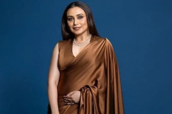 Diaries of the Makeard Style: Remember your most popular Bollywood fashion moments