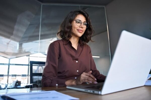 The cardiologist reveals 4 habits that can do your work with 9 to 5 healthy: “Set the timer for 30 to 60 minutes and …”
